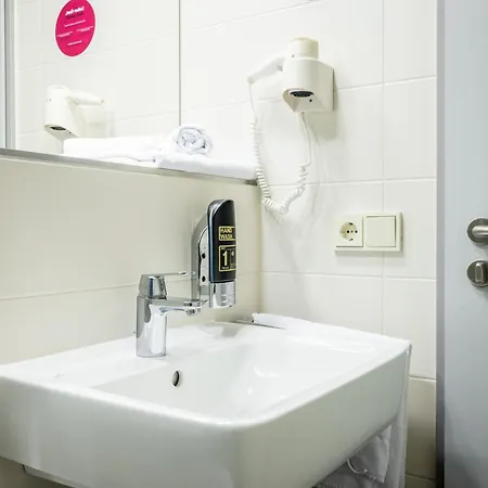 Serways Bruchsal West ホテル フォースト