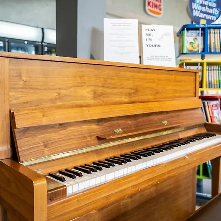 Serways Bruchsal West ホテル 2*